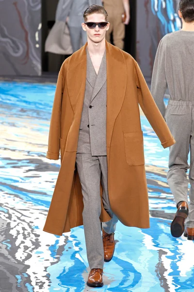 Look 37